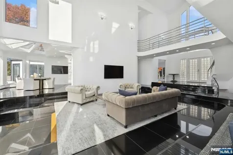 23 Rio Vista Drive Alpine NJ 07620