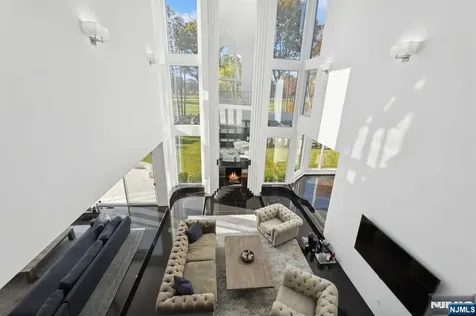 23 Rio Vista Drive Alpine NJ 07620