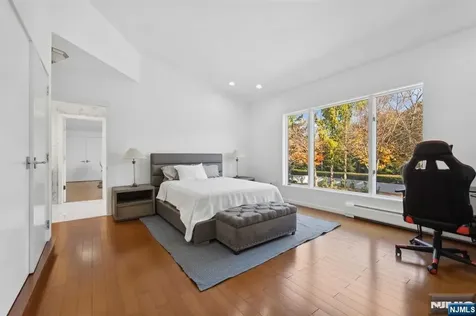 23 Rio Vista Drive Alpine NJ 07620