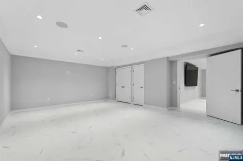 23 Rio Vista Drive Alpine NJ 07620