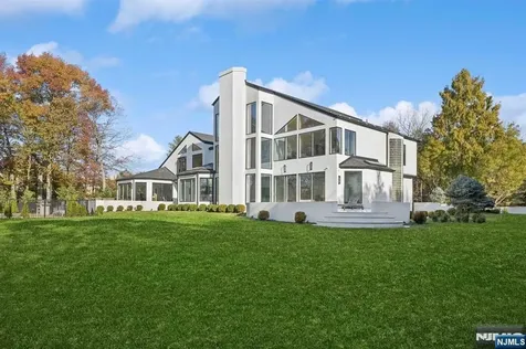 23 Rio Vista Drive Alpine NJ 07620