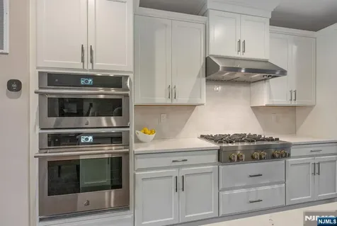 3 Cinnamon Drive Upper Saddle River NJ 07458