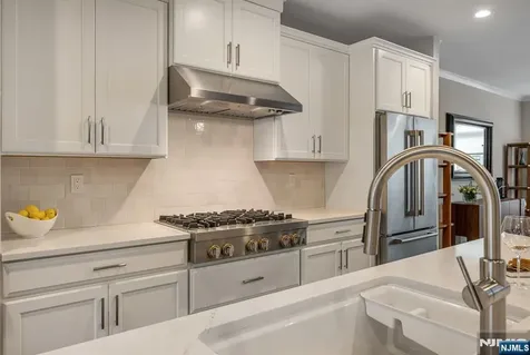 3 Cinnamon Drive Upper Saddle River NJ 07458
