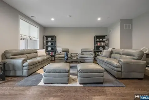 3 Cinnamon Drive Upper Saddle River NJ 07458