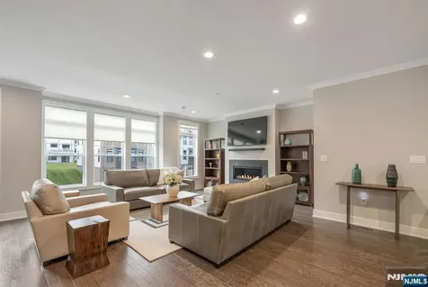 3 Cinnamon Drive Upper Saddle River NJ 07458