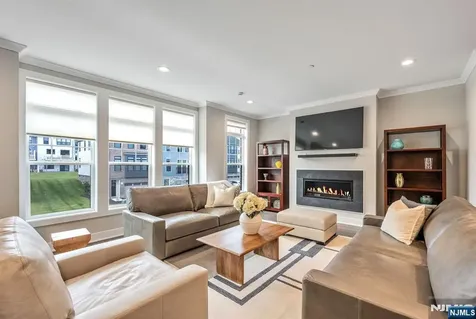 3 Cinnamon Drive Upper Saddle River NJ 07458