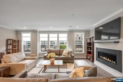 3 Cinnamon Drive Upper Saddle River NJ 07458