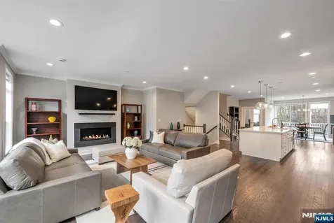 3 Cinnamon Drive Upper Saddle River NJ 07458