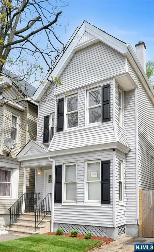 142 Steuben Street East Orange NJ 07018