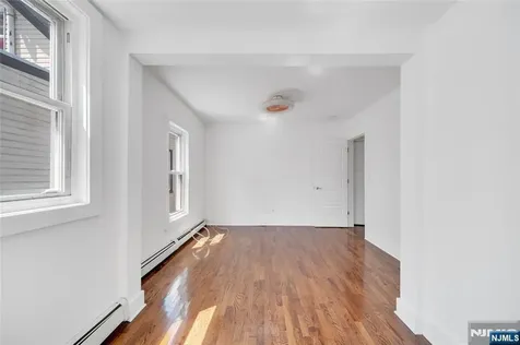 142 Steuben Street East Orange NJ 07018