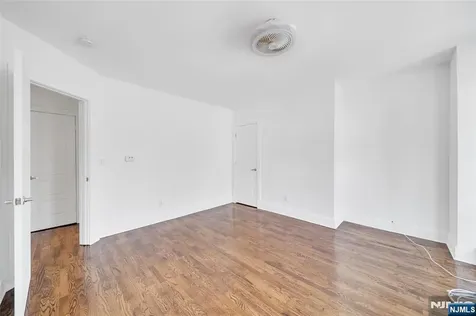142 Steuben Street East Orange NJ 07018