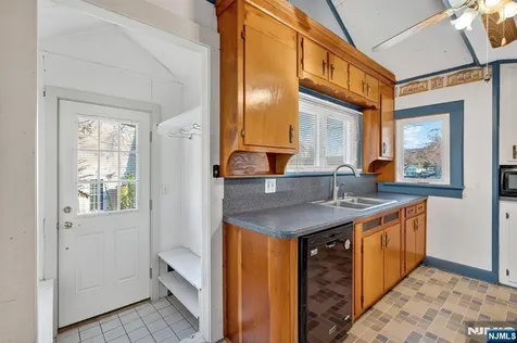 83 Lakeview Avenue Ringwood NJ 07456