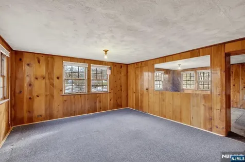 83 Lakeview Avenue Ringwood NJ 07456