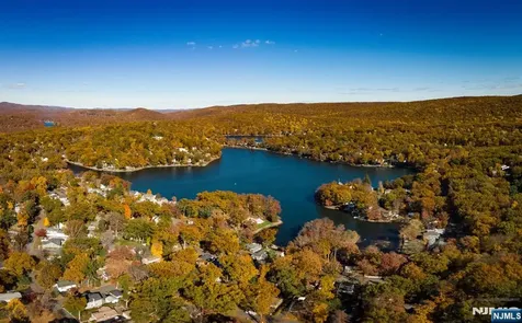 83 Lakeview Avenue Ringwood NJ 07456