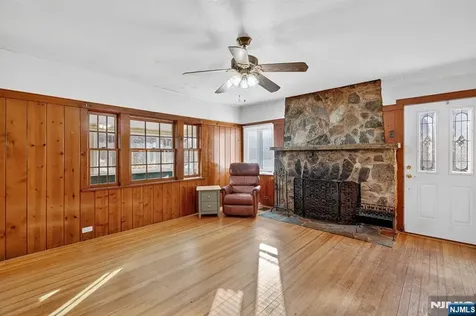 83 Lakeview Avenue Ringwood NJ 07456