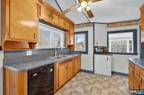 83 Lakeview Avenue Ringwood NJ 07456