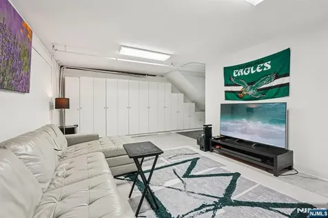 25 Vela Way Edgewater NJ 07020