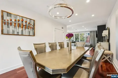 25 Vela Way Edgewater NJ 07020