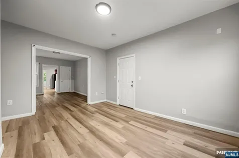282 Hamilton Avenue Paterson NJ 07501