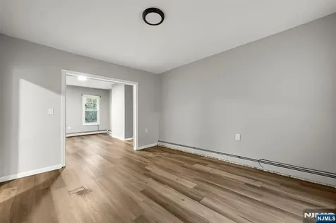 282 Hamilton Avenue Paterson NJ 07501