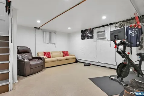 67 Spring Valley Avenue Hackensack NJ 07601