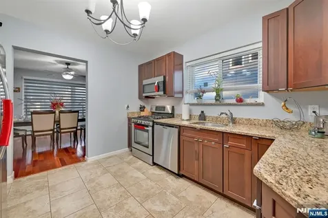 67 Spring Valley Avenue Hackensack NJ 07601