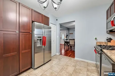 67 Spring Valley Avenue Hackensack NJ 07601