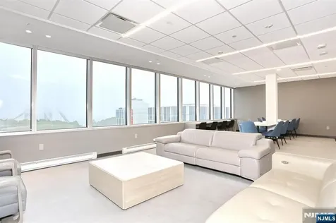 1 Bridge Plaza Fort Lee NJ 07024
