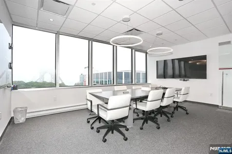 1 Bridge Plaza Fort Lee NJ 07024