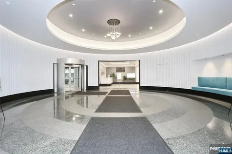 1 Bridge Plaza Fort Lee NJ 07024