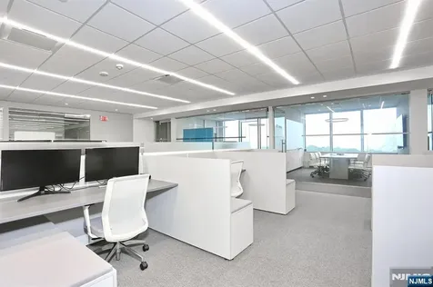 1 Bridge Plaza Fort Lee NJ 07024