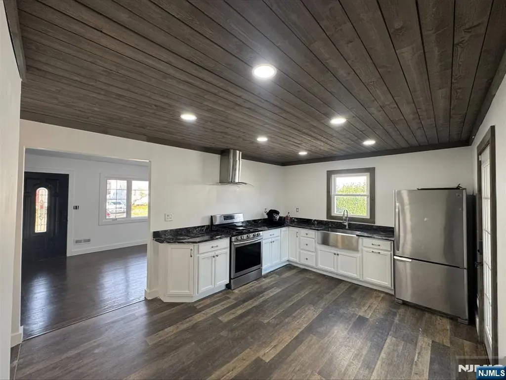 9 Marion Court Belleville NJ 07109