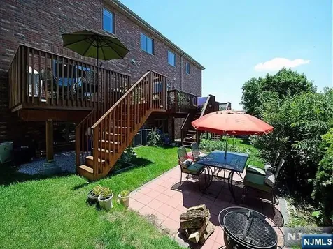 209C 8th Palisades Park NJ 07650