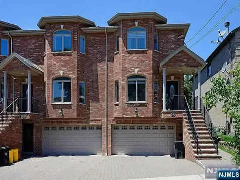 209C 8th Palisades Park NJ 07650