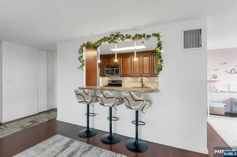 555 North Avenue Fort Lee NJ 07024