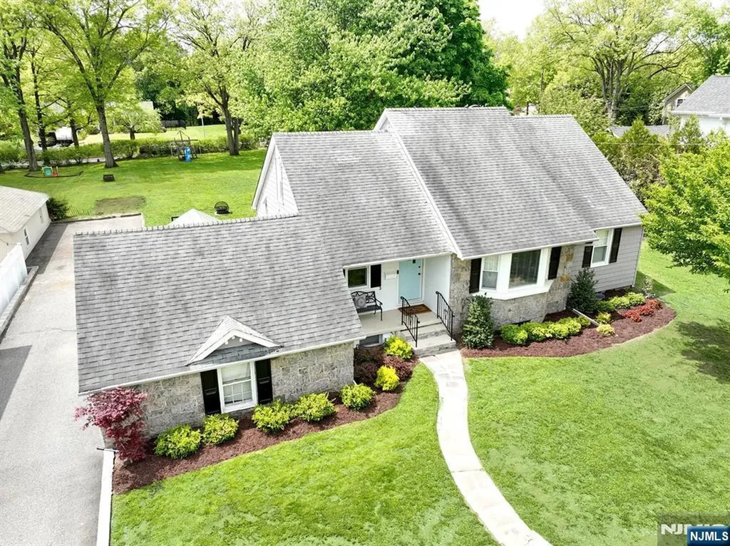 7 Madison Heights Wyckoff NJ 07481