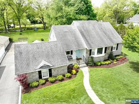 7 Madison Heights Wyckoff NJ 07481