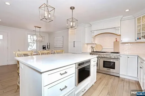7 Madison Heights Wyckoff NJ 07481