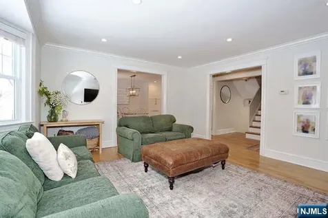 7 Madison Heights Wyckoff NJ 07481