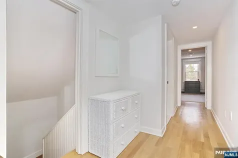 7 Madison Heights Wyckoff NJ 07481