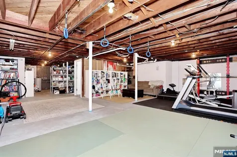 7 Madison Heights Wyckoff NJ 07481