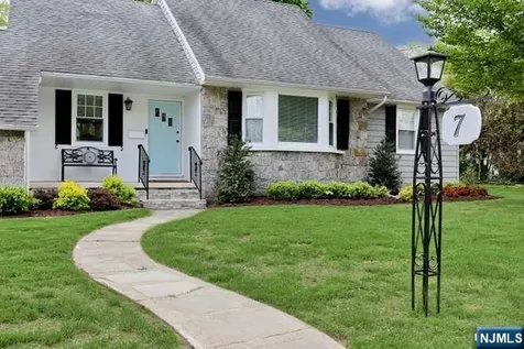 7 Madison Heights Wyckoff NJ 07481