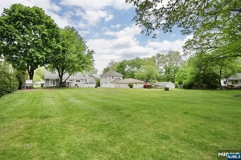 7 Madison Heights Wyckoff NJ 07481