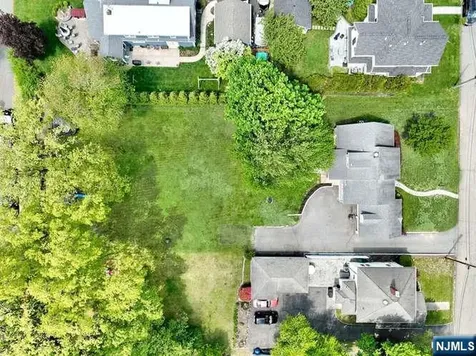 7 Madison Heights Wyckoff NJ 07481
