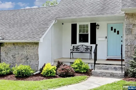 7 Madison Heights Wyckoff NJ 07481