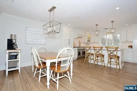 7 Madison Heights Wyckoff NJ 07481