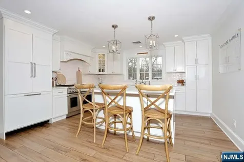 7 Madison Heights Wyckoff NJ 07481