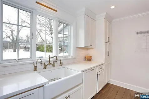 7 Madison Heights Wyckoff NJ 07481