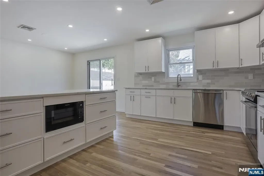 18 Ruth Lane Demarest NJ 07627