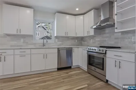 18 Ruth Lane Demarest NJ 07627